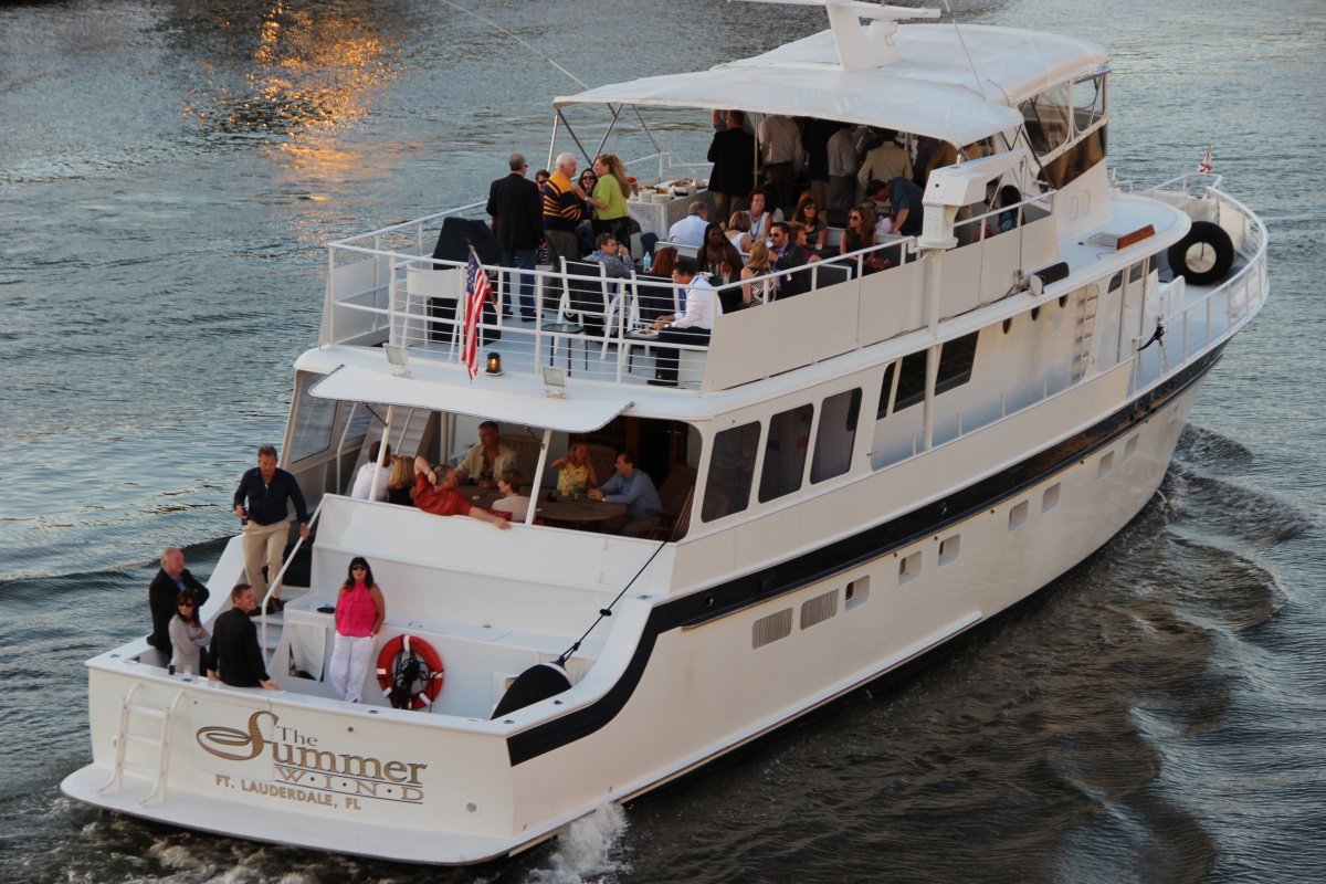 luxury party yacht rental in florida