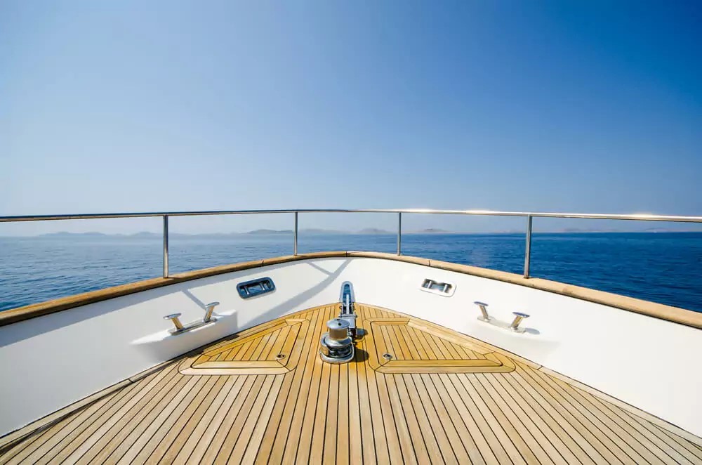 charter a classic yacht, summer cruise, boating